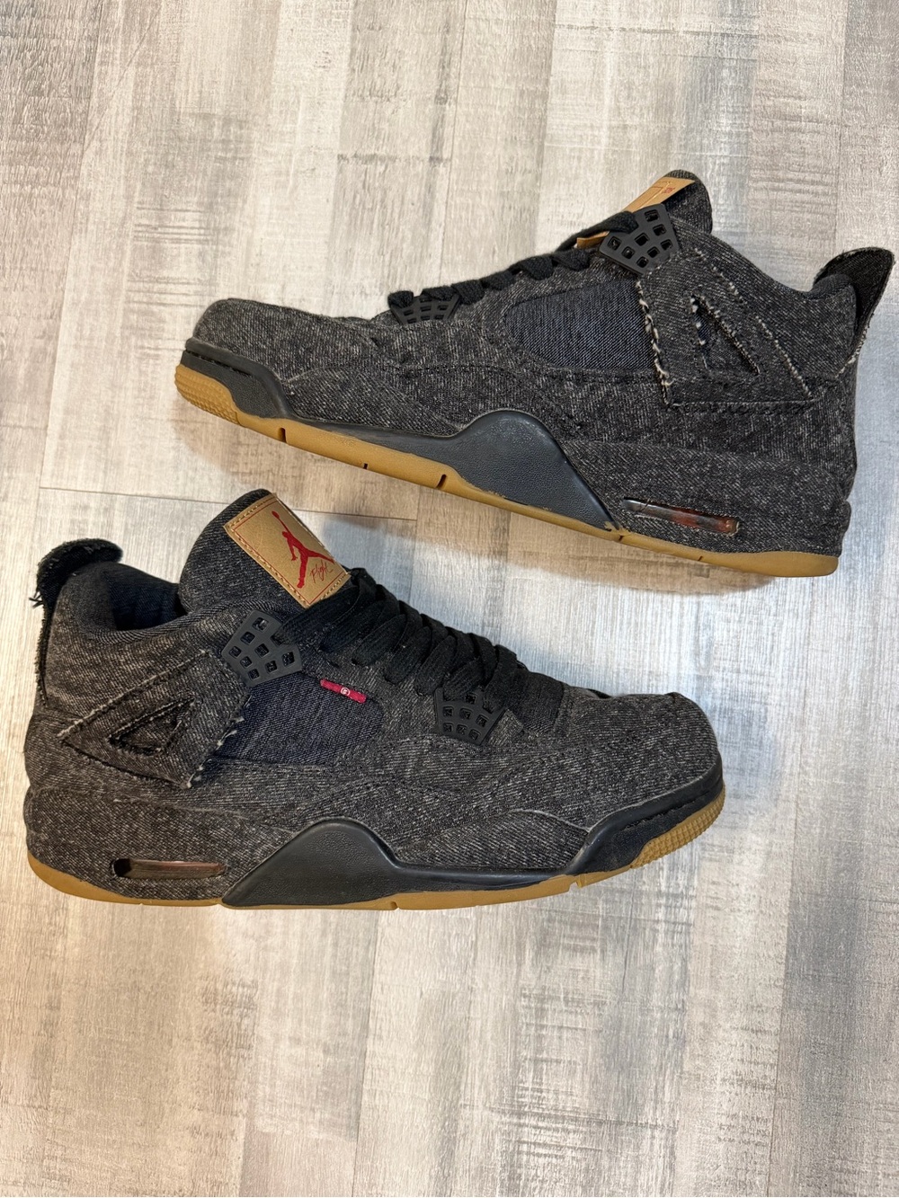 Nike Air Jordan 4 Retro Levi’s Black Denim Gum Sole Men’s Size 9 AO2571-001